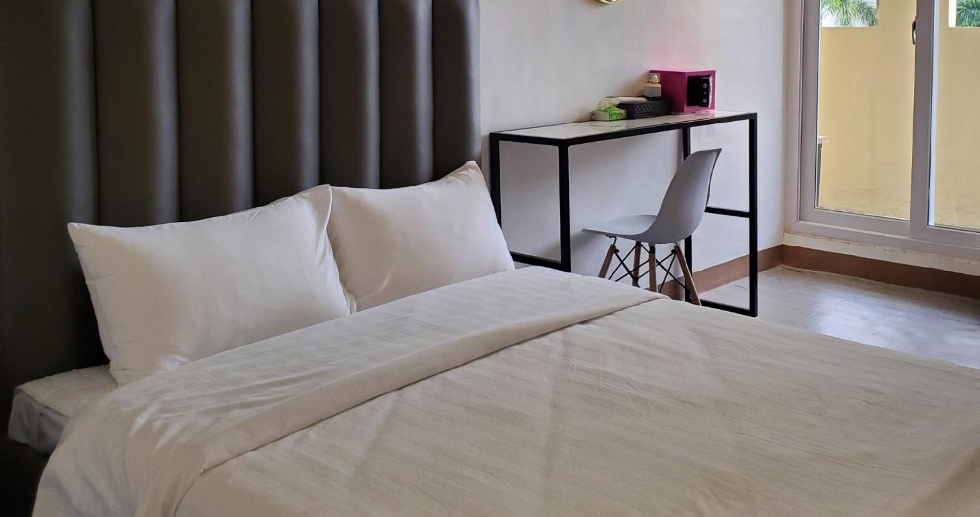 Aston Stay And Villas Mabalacat Exterior foto